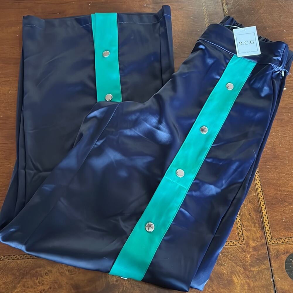 R.C.G. Pants with Snaps on Legs Small NWT